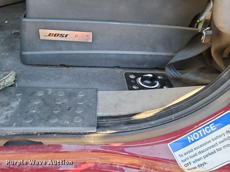 image for item MO9670 2015 Freightliner Cascadia 113  semi truck