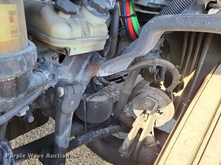 image for item MO9670 2015 Freightliner Cascadia 113  semi truck