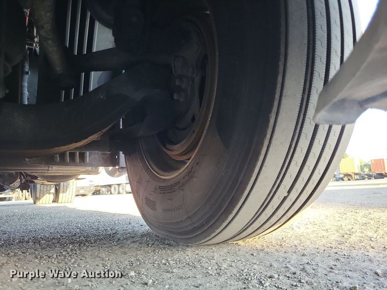 image for item MO9670 2015 Freightliner Cascadia 113  semi truck