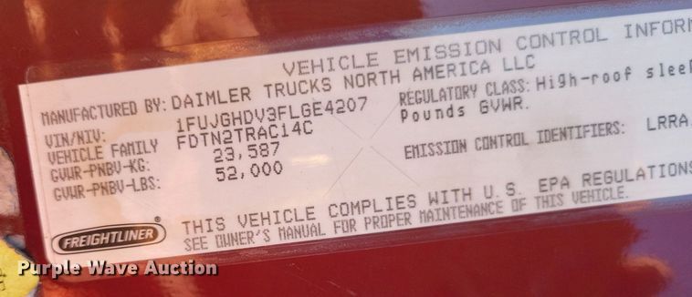 image for item MO9670 2015 Freightliner Cascadia 113  semi truck