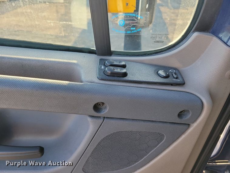 image for item MO9671 2015 Freightliner Cascadia 113  semi truck