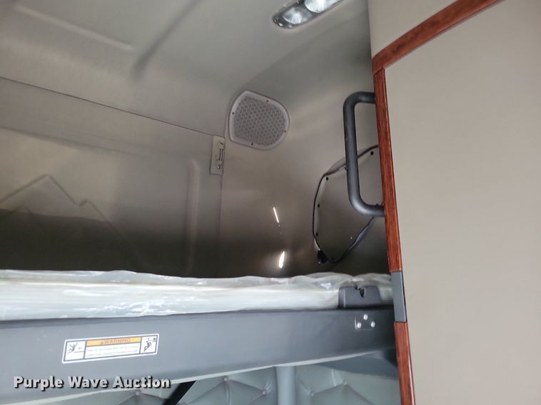 image for item MO9671 2015 Freightliner Cascadia 113  semi truck