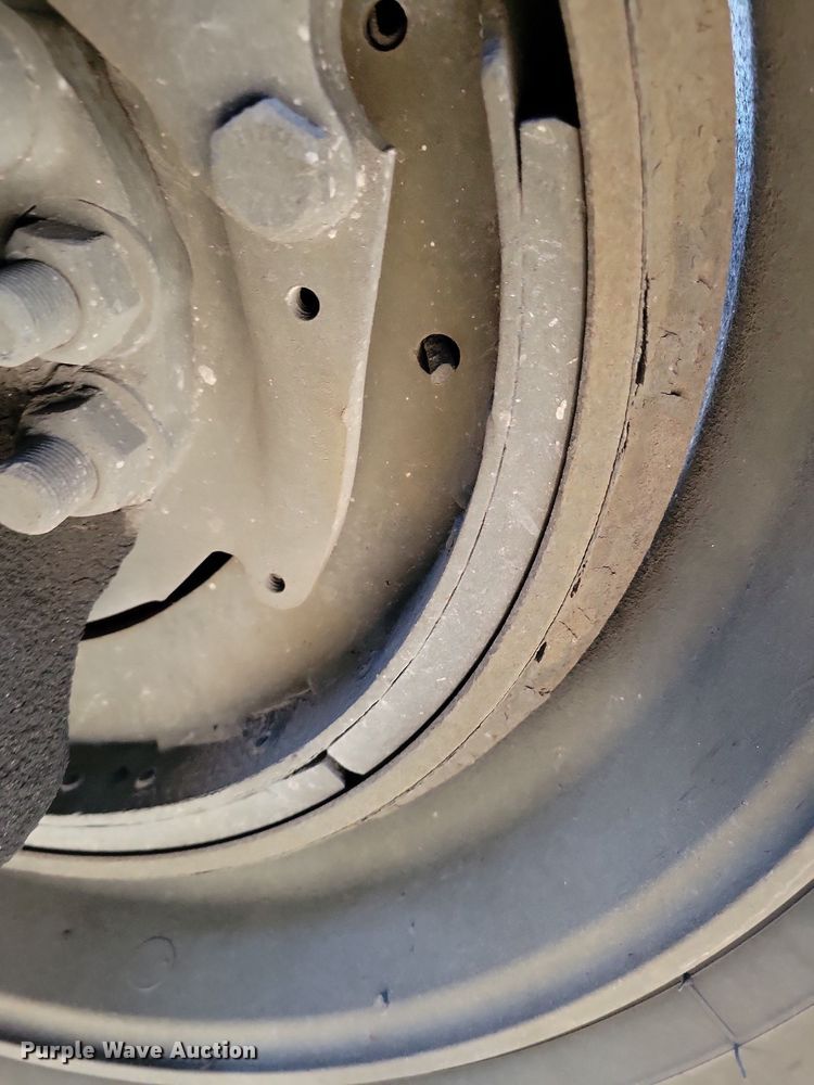 image for item MO9671 2015 Freightliner Cascadia 113  semi truck