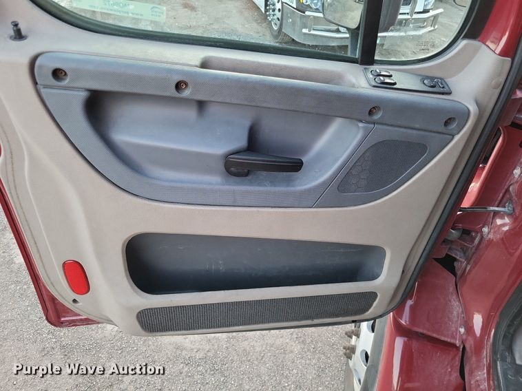 image for item MO9672 2015 Freightliner Cascadia 113  semi truck