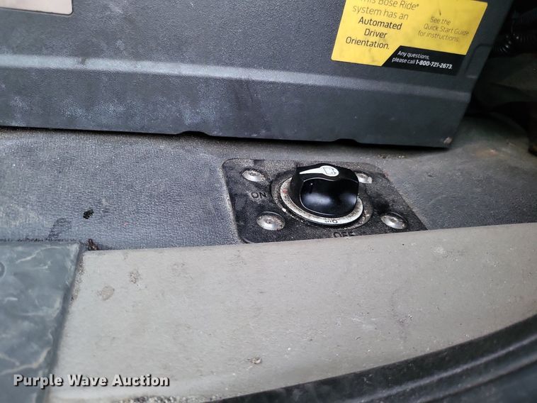 image for item MO9672 2015 Freightliner Cascadia 113  semi truck