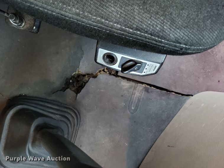 image for item MO9672 2015 Freightliner Cascadia 113  semi truck