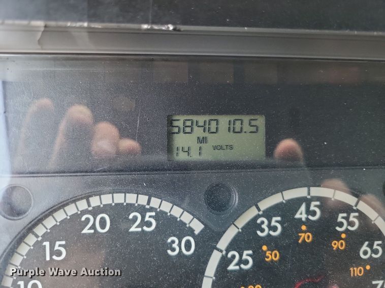 image for item MO9672 2015 Freightliner Cascadia 113  semi truck