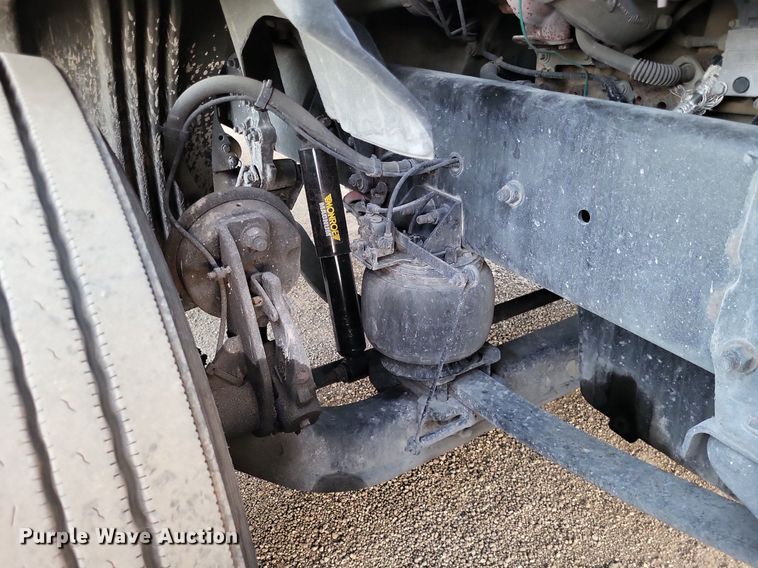 image for item MO9672 2015 Freightliner Cascadia 113  semi truck