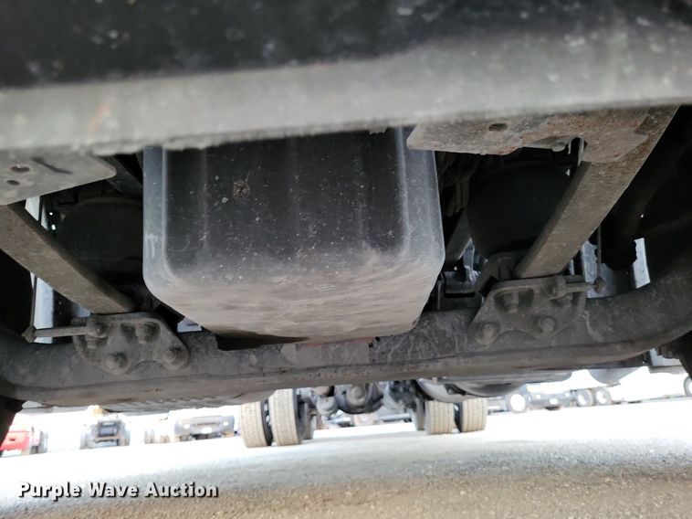 image for item MO9672 2015 Freightliner Cascadia 113  semi truck