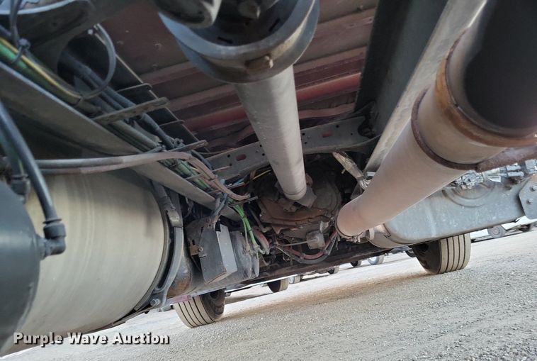 image for item MO9672 2015 Freightliner Cascadia 113  semi truck