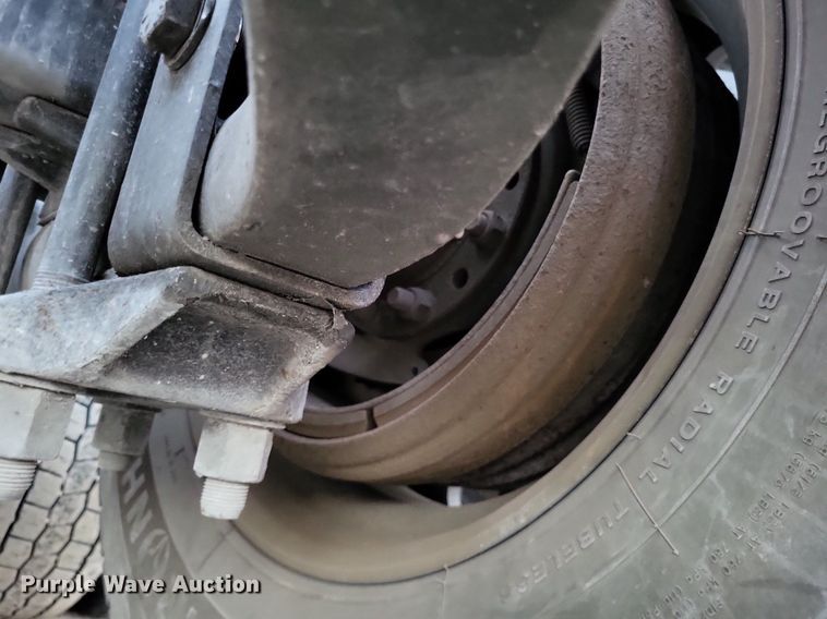 image for item MO9672 2015 Freightliner Cascadia 113  semi truck