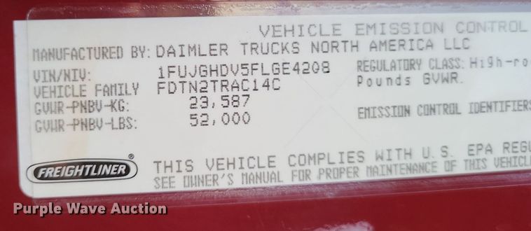 image for item MO9672 2015 Freightliner Cascadia 113  semi truck
