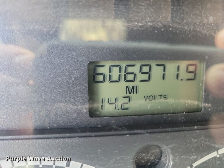 image for item MO9673 2015 Freightliner Cascadia 113  semi truck