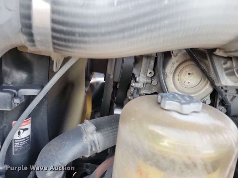 image for item MO9673 2015 Freightliner Cascadia 113  semi truck