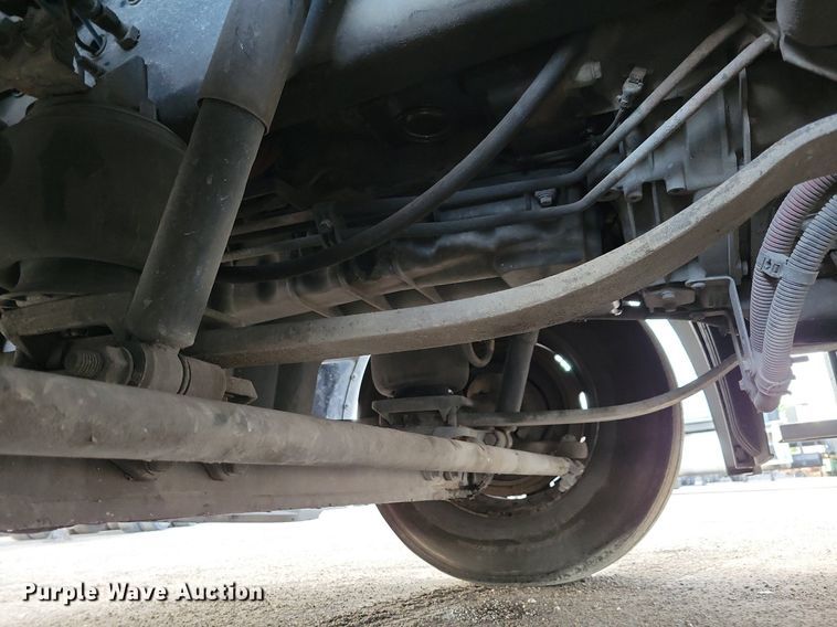 image for item MO9673 2015 Freightliner Cascadia 113  semi truck