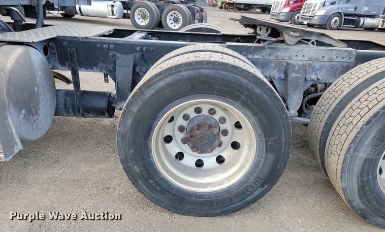 image for item MO9673 2015 Freightliner Cascadia 113  semi truck