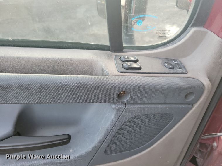 image for item MO9674 2015 Freightliner Cascadia 113  semi truck