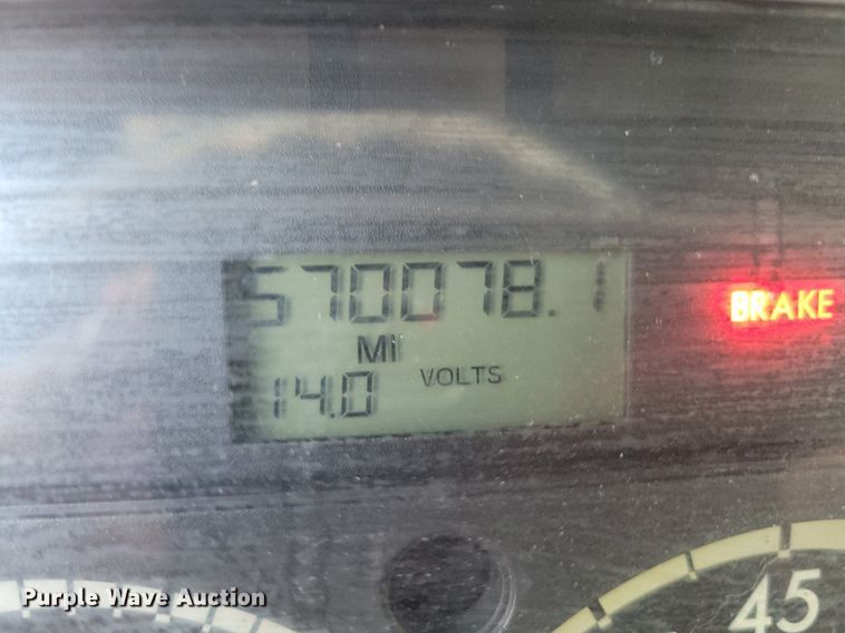 image for item MO9674 2015 Freightliner Cascadia 113  semi truck