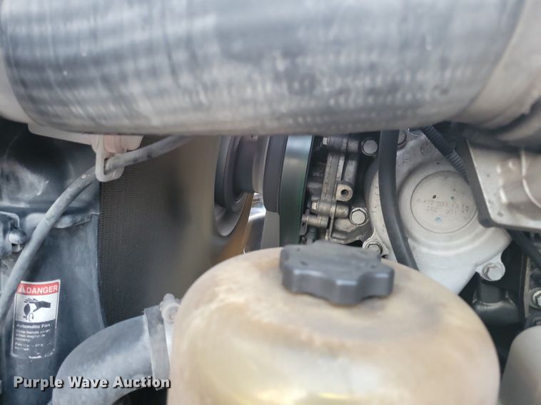 image for item MO9674 2015 Freightliner Cascadia 113  semi truck