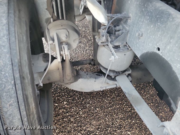 image for item MO9674 2015 Freightliner Cascadia 113  semi truck