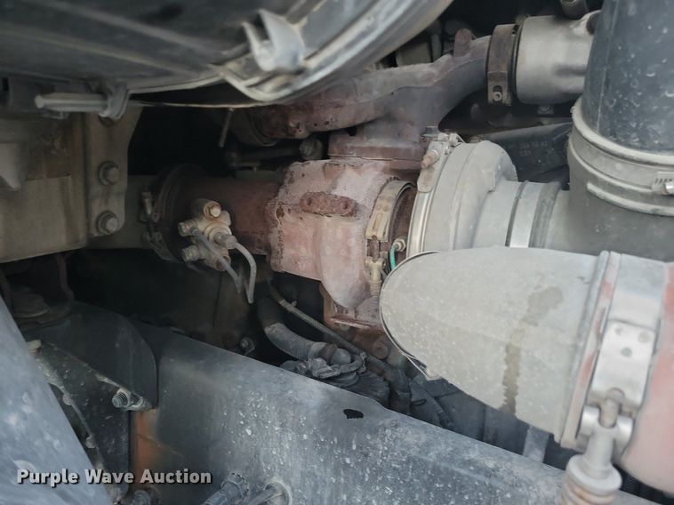 image for item MO9674 2015 Freightliner Cascadia 113  semi truck