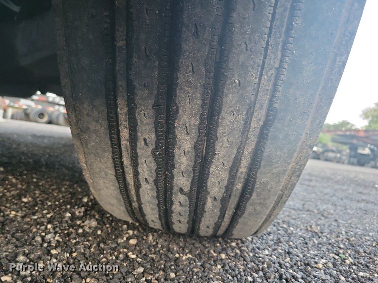 image for item MO9674 2015 Freightliner Cascadia 113  semi truck