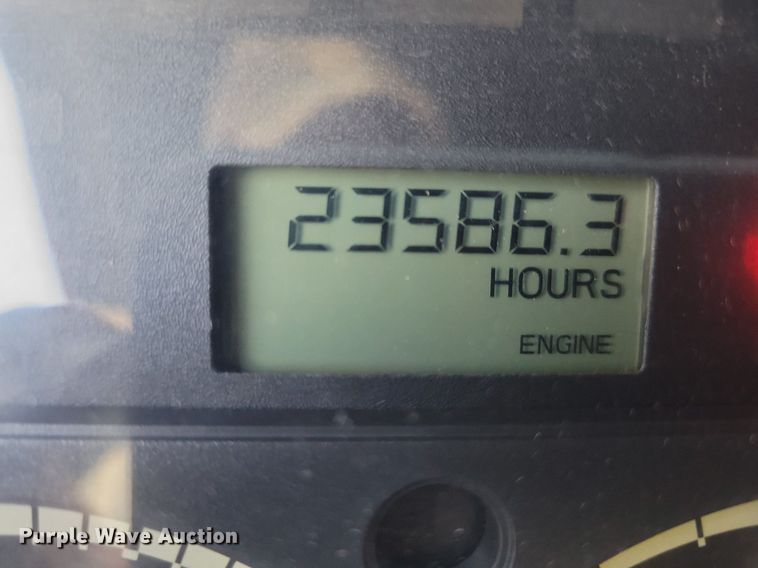 image for item MO9675 2015 Freightliner Cascadia 113  semi truck