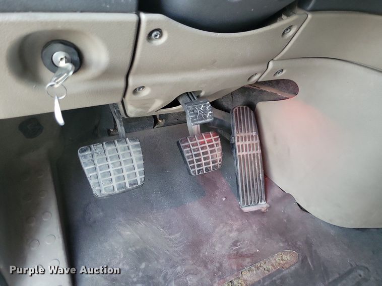 image for item MO9675 2015 Freightliner Cascadia 113  semi truck