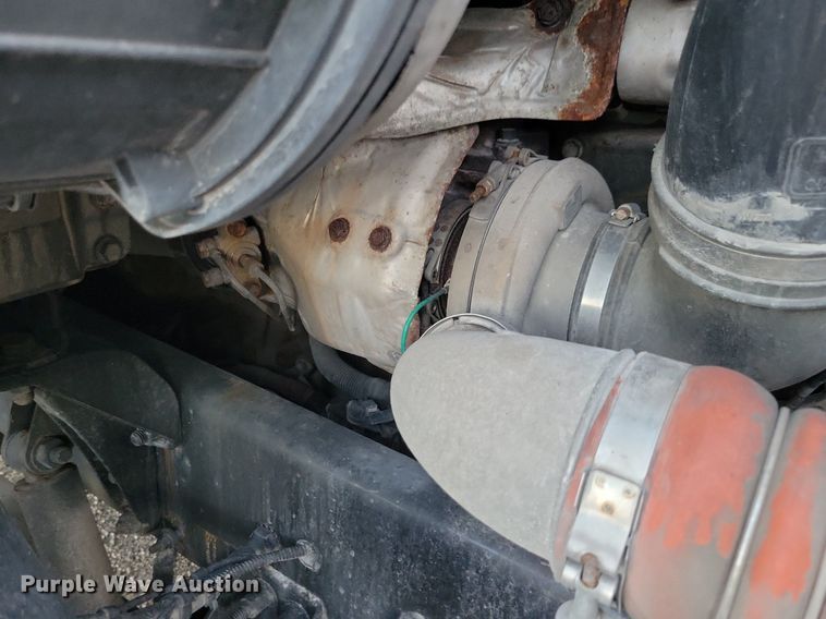 image for item MO9675 2015 Freightliner Cascadia 113  semi truck