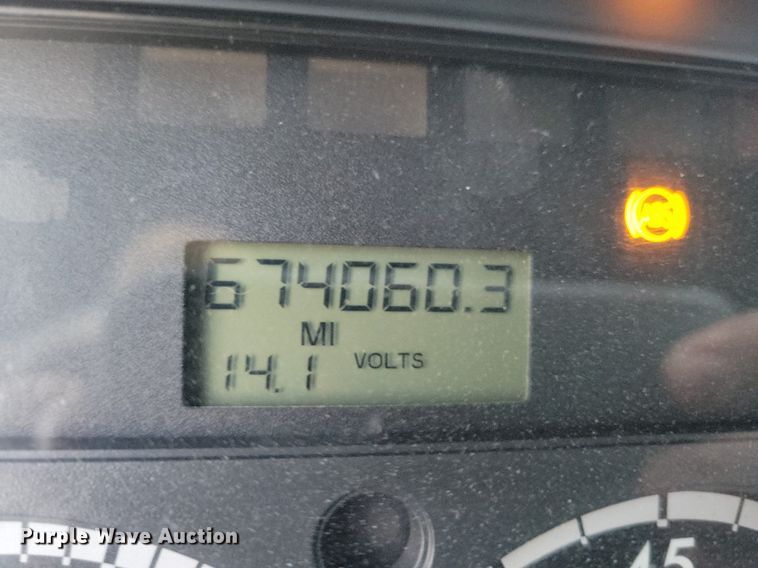 image for item MO9676 2015 Freightliner Cascadia 113  semi truck