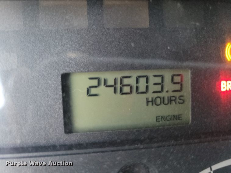 image for item MO9676 2015 Freightliner Cascadia 113  semi truck