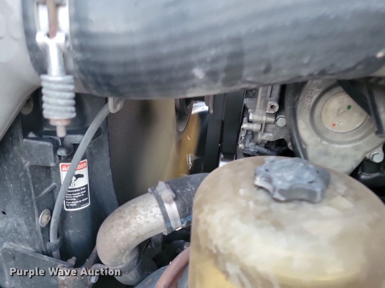 image for item MO9676 2015 Freightliner Cascadia 113  semi truck