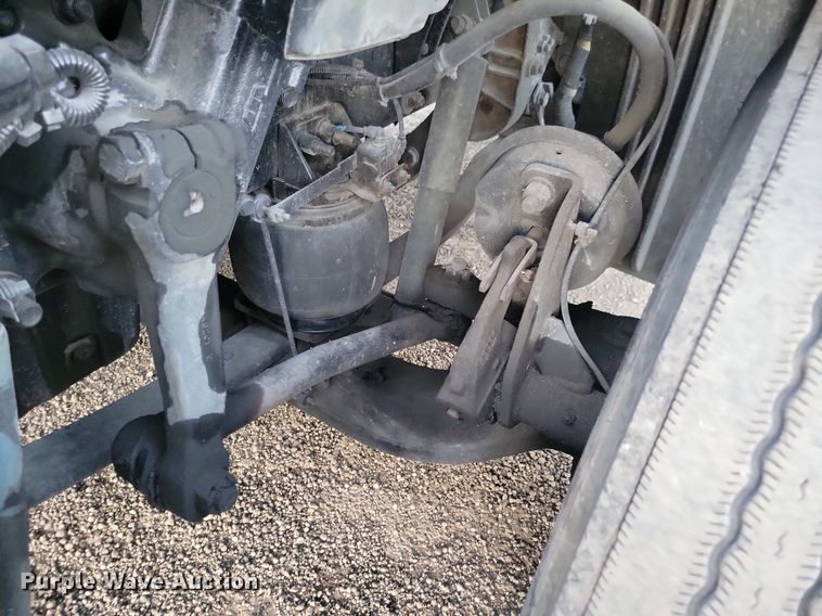 image for item MO9676 2015 Freightliner Cascadia 113  semi truck