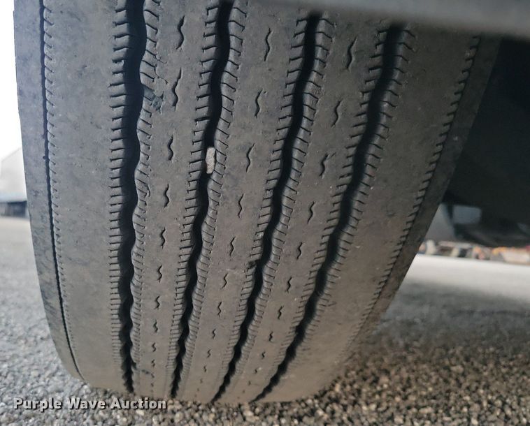 image for item MO9676 2015 Freightliner Cascadia 113  semi truck