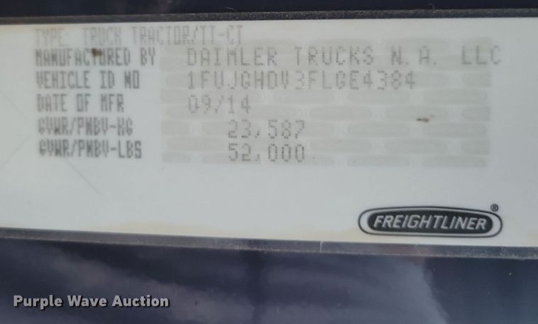 image for item MO9676 2015 Freightliner Cascadia 113  semi truck