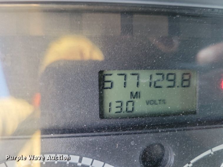 image for item MO9677 2015 Freightliner Cascadia 113  semi truck