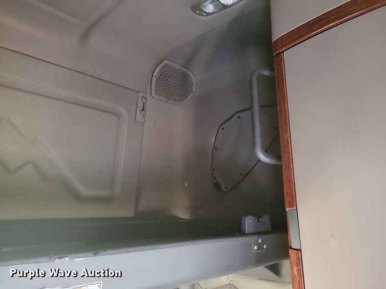 image for item MO9677 2015 Freightliner Cascadia 113  semi truck