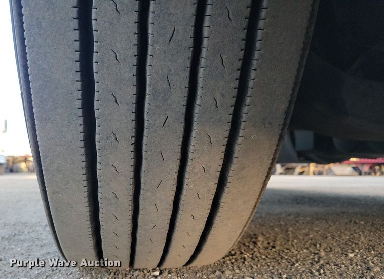 image for item MO9677 2015 Freightliner Cascadia 113  semi truck