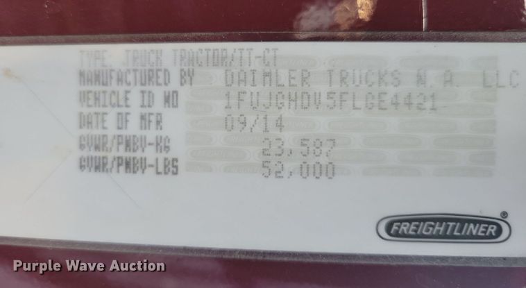 image for item MO9677 2015 Freightliner Cascadia 113  semi truck