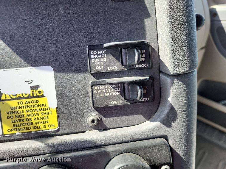 image for item MO9678 2015 Freightliner Cascadia 113  semi truck