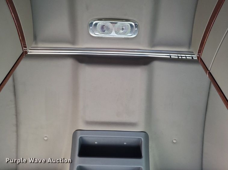 image for item MO9678 2015 Freightliner Cascadia 113  semi truck