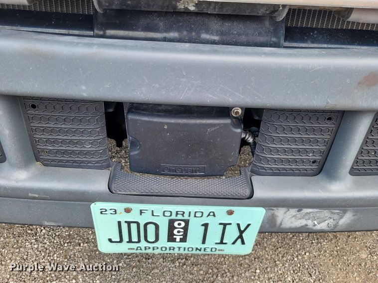 image for item MO9678 2015 Freightliner Cascadia 113  semi truck