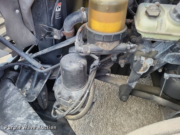 image for item MO9678 2015 Freightliner Cascadia 113  semi truck