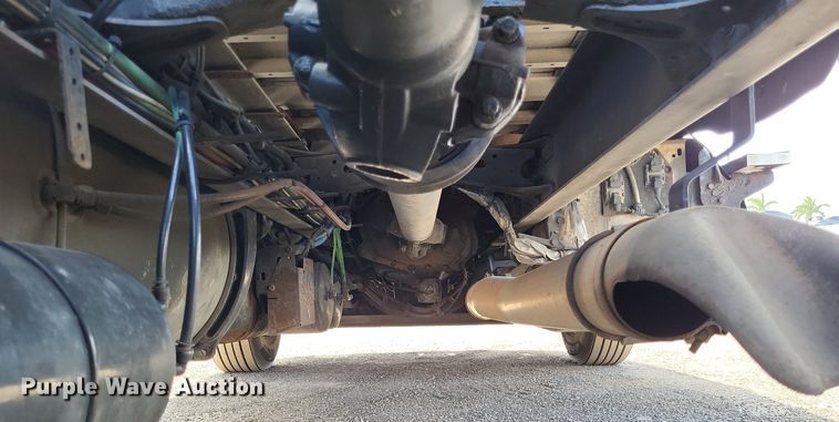 image for item MO9678 2015 Freightliner Cascadia 113  semi truck