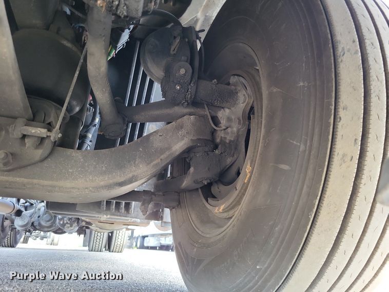 image for item MO9678 2015 Freightliner Cascadia 113  semi truck