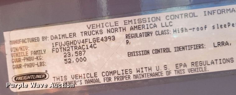 image for item MO9678 2015 Freightliner Cascadia 113  semi truck