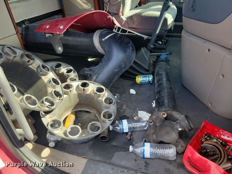 image for item MO9679 2015 Freightliner Cascadia 113  semi truck