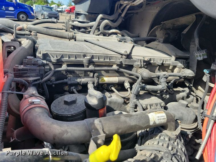 image for item MO9679 2015 Freightliner Cascadia 113  semi truck