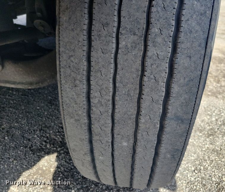 image for item MO9679 2015 Freightliner Cascadia 113  semi truck