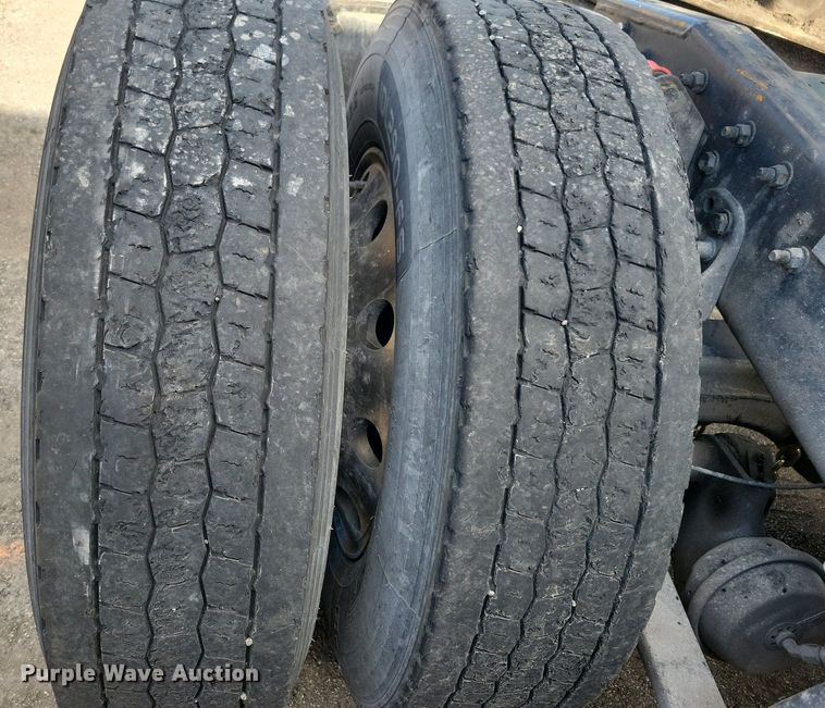 image for item MO9679 2015 Freightliner Cascadia 113  semi truck